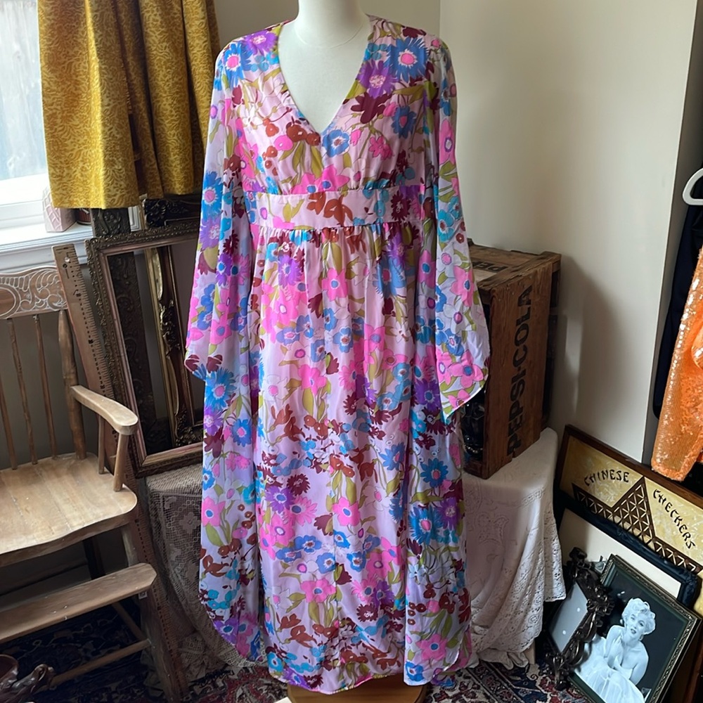 1960s‎ Batwinged Flower Power Dress